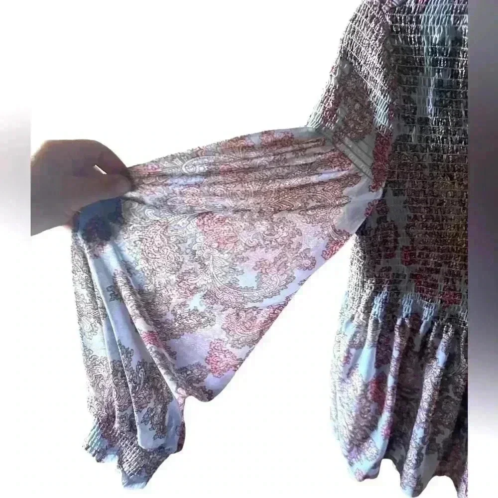 Anthropologie medium Boho chiffon long sleeve blouse by Akemi & Kin.